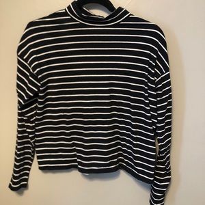 Everlane long sleeved shirt
